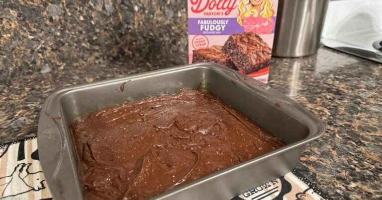 Healthy No-Sugar, No-Cream Chocolate Ice Cream: Our Viral Take